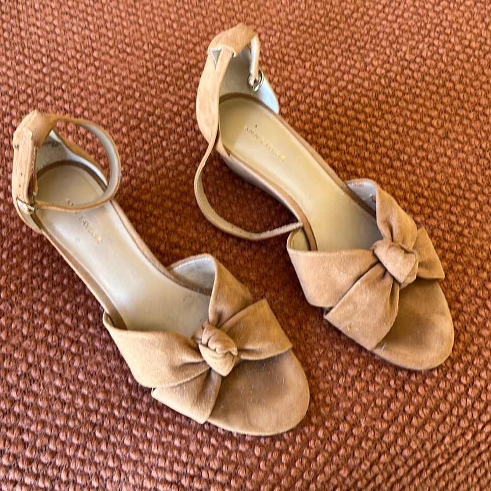 Ann Taylor shoes with small wedge. Size 8M